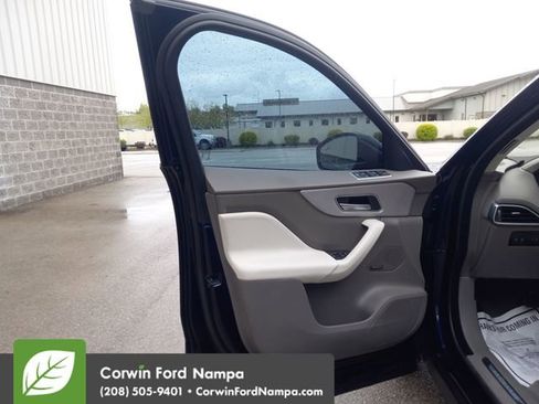 Used 2020 Jaguar F-PACE Portfolio AWD/4WD image 10