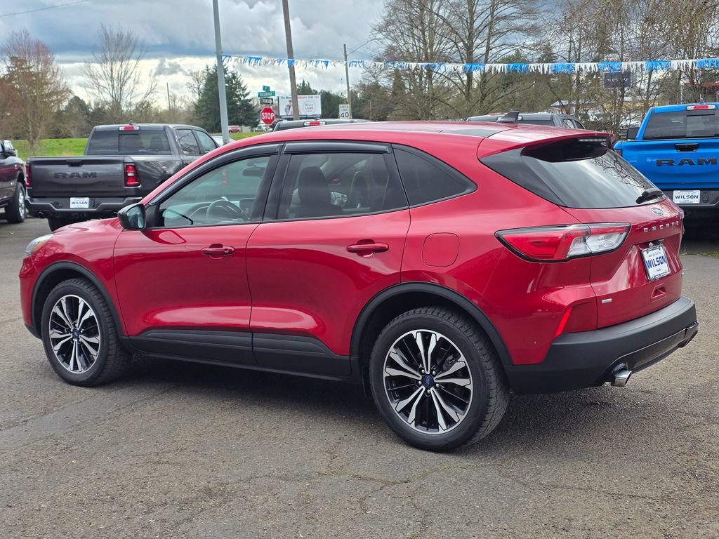 Used 2022 Ford Escape SE w/ SE Sport Appearance Package AWD/4WD image 30