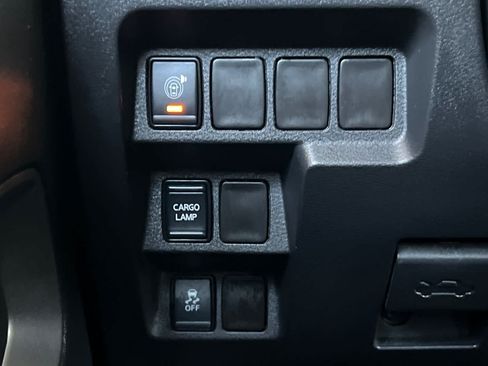 Used 2025 Nissan Frontier SV RWD image 28