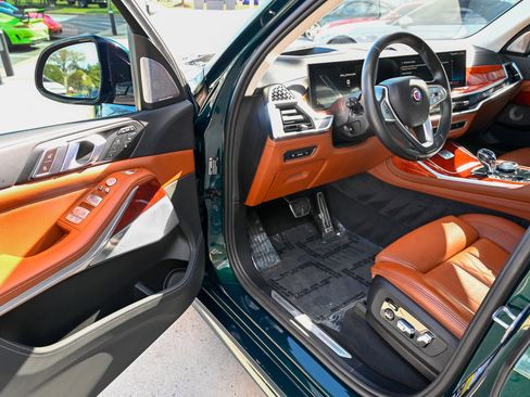 Used 2024 BMW ALPINA XB7 image 15