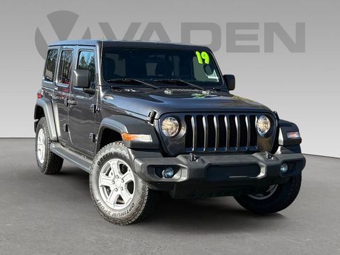 Used 2019 Jeep Wrangler Unlimited Sport S image 1