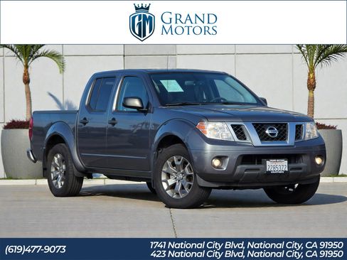 Used 2020 Nissan Frontier SV image 1