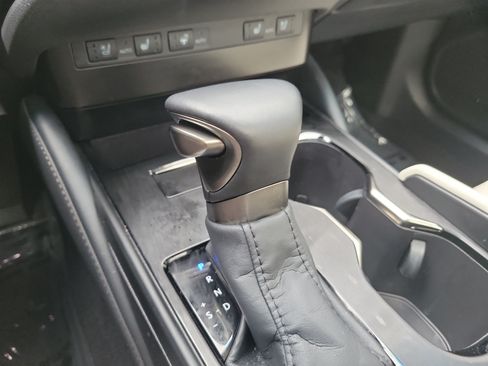 Used 2024 Lexus ES 350 w/ Premium Package FWD image 28
