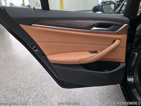 Used 2023 BMW 530i w/ Convenience Package RWD image 26