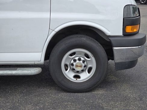 Used 2023 Chevrolet Express 2500 w/ Driver Convenience Package image 9