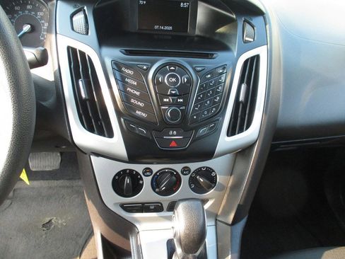 Used 2014 Ford Focus SE image 12