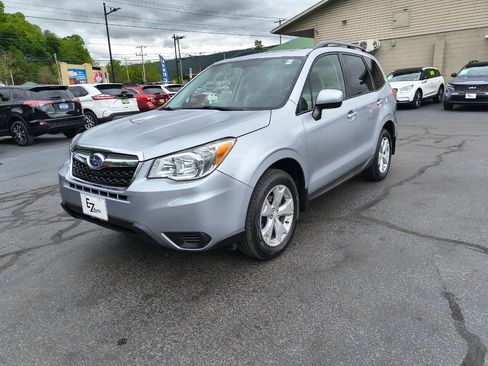 Used 2016 Subaru Forester 2.5i Premium w/ All-Weather Package AWD/4WD image 4