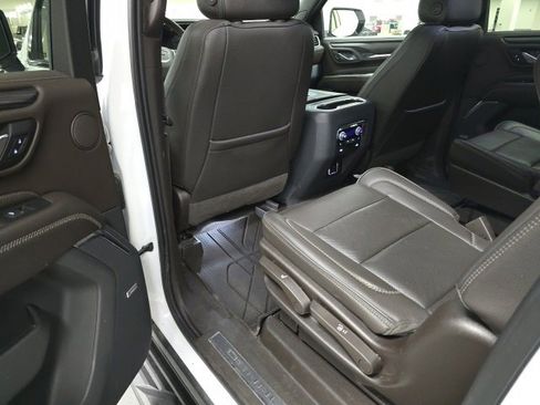 Used 2021 GMC Yukon XL Denali image 12