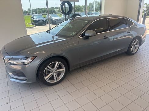 Used 2018 Volvo S90 T5 Momentum w/ Protection Package Premier AWD/4WD image 1
