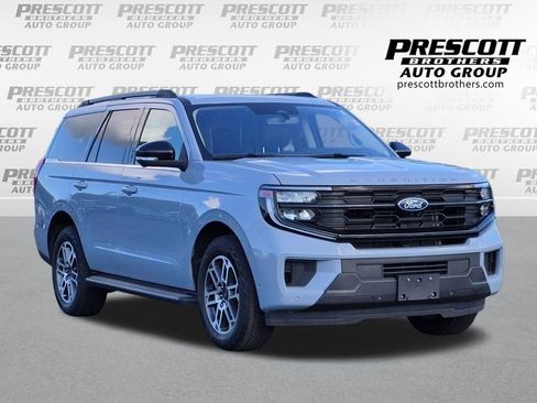 Used 2025 Ford Expedition Active AWD/4WD image 1
