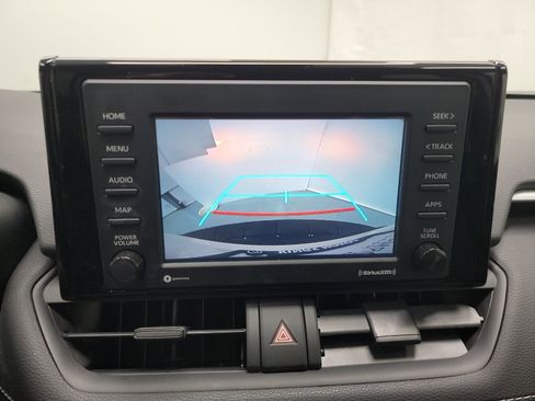 Used 2021 Toyota RAV4 LE image 23