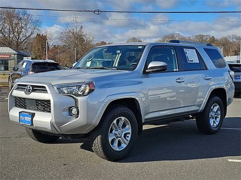 Used 2024 Toyota 4Runner SR5 image 3