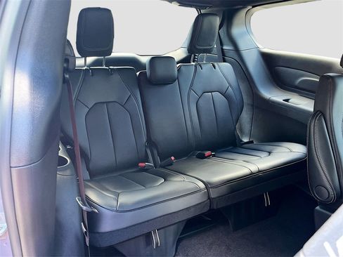 New 2026 Chrysler Pacifica Select image 33