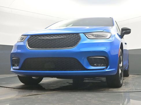 New 2026 Chrysler Pacifica Select w/ S Appearance Package AWD/4WD image 46
