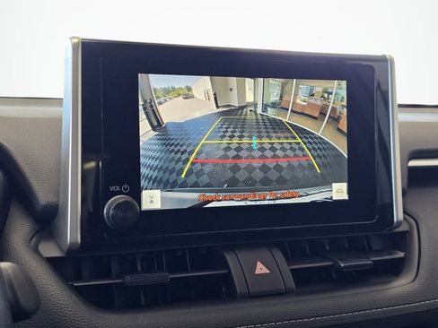 Used 2025 Toyota RAV4 XLE AWD/4WD image 27