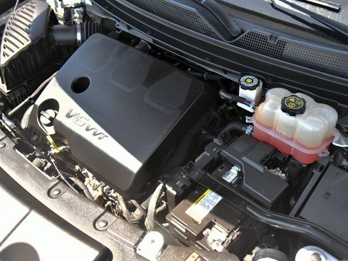 Used 2021 Chevrolet Traverse LS FWD image 45