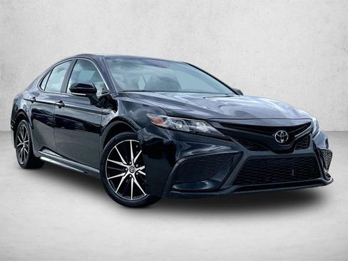 Used 2024 Toyota Camry SE w/ Convenience Package FWD image 12