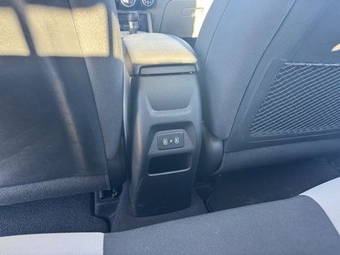 Used 2024 Hyundai Venue SEL image 26