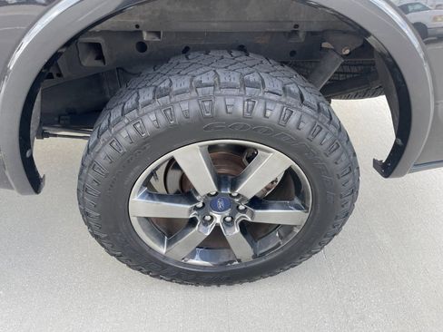 Used 2015 Ford F150 Lariat image 13
