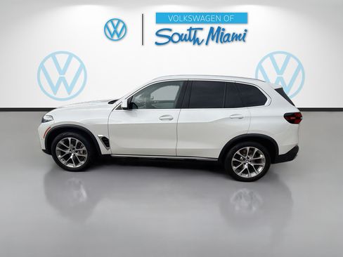 Used 2024 BMW X5 sDrive40i w/ Executive Package RWD image 4