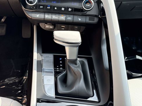 Certified 2026 Hyundai Elantra Limited FWD image 8