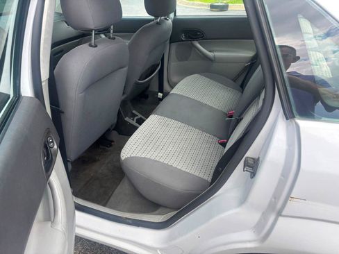 Used 2007 Ford Focus SE FWD image 6