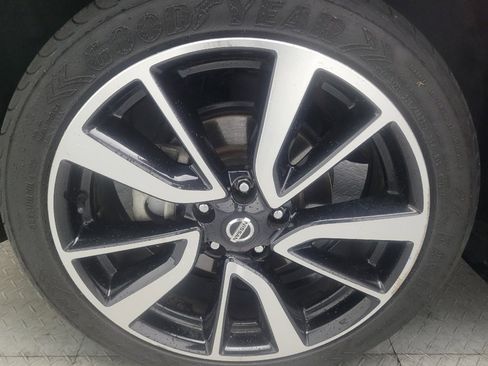 Used 2018 Nissan Rogue Sport SL FWD image 31