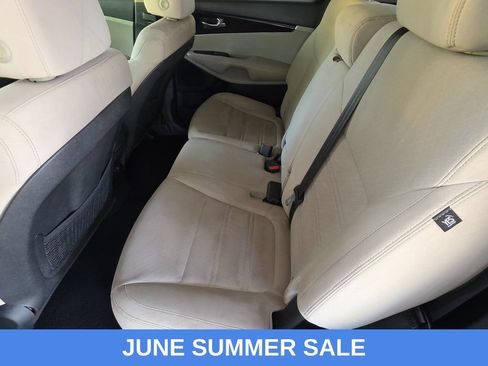 Used 2020 Kia Sorento LX AWD/4WD image 8