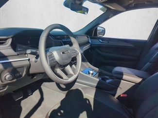 New 2025 Jeep Grand Cherokee Altitude video 2