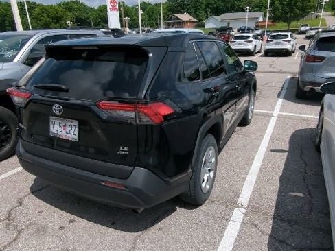 Used 2023 Toyota RAV4 LE AWD/4WD image 9