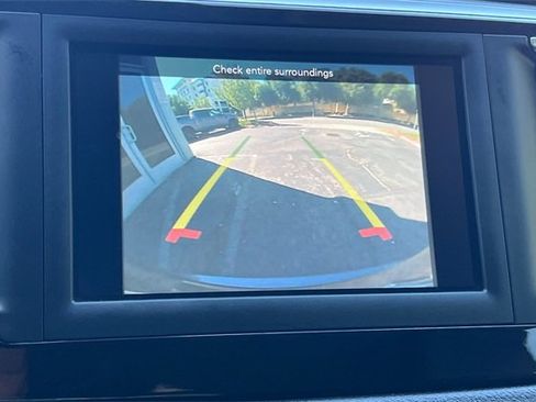 Used 2020 Chrysler Pacifica Touring-L image 22