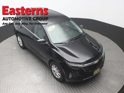 Used 2023 Chevrolet Equinox LT FWD image 3