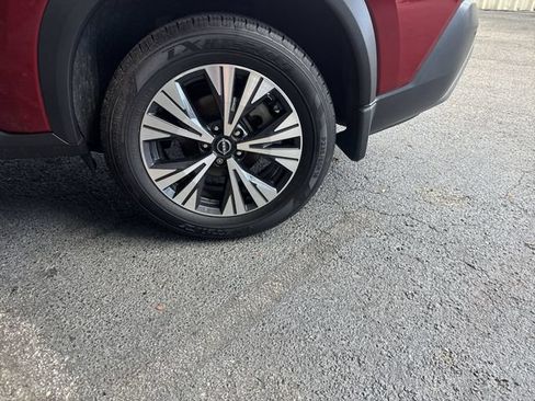 Used 2023 Nissan Rogue SV FWD image 34