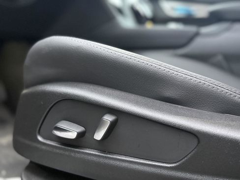 New 2026 Cadillac XT5 Luxury image 15