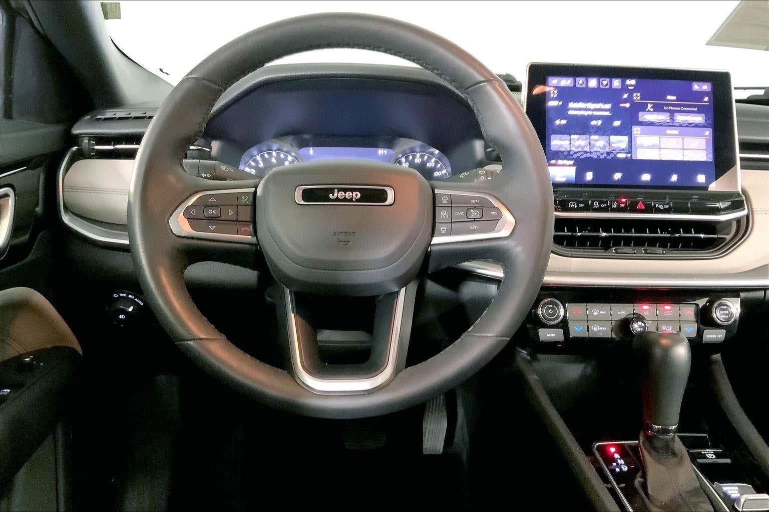 Used 2025 Jeep Compass Limited AWD/4WD image 5