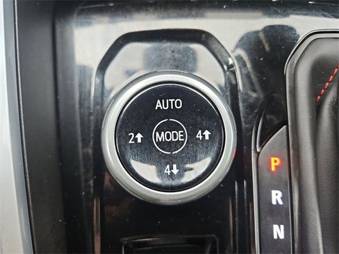 Used 2024 Chevrolet Colorado Z71 w/ Z71 Convenience Package 2 image 35