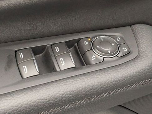 Certified 2025 GMC Yukon Denali image 12