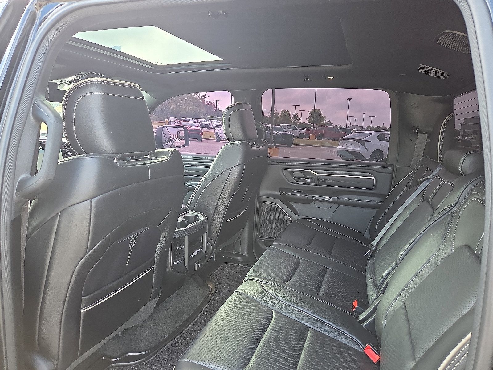 Used 2024 RAM 1500 Limited AWD/4WD image 10