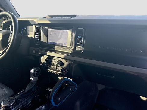 Used 2022 Ford Bronco Black Diamond image 29