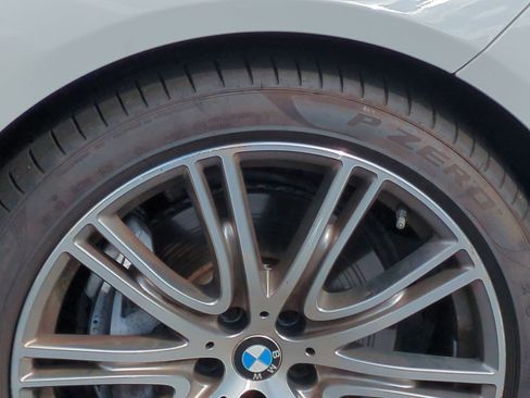 Certified 2022 BMW 740i w/ Premium Package image 12