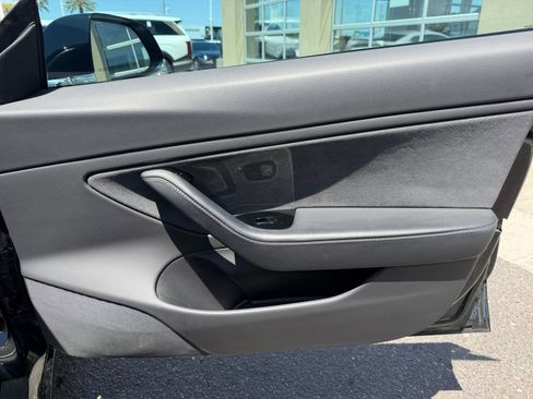 Used 2019 Tesla Model 3 Long Range AWD/4WD image 16