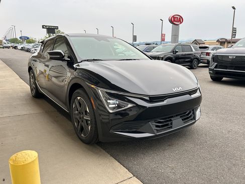New 2025 Kia EV6 Light image 3