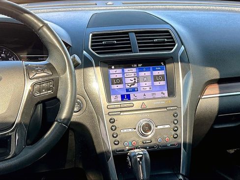 Used 2019 Ford Explorer Limited w/ Ford Safe & Smart Package image 8