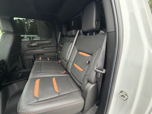 Used 2024 GMC Sierra 1500 AT4 w/ AT4 Premium Package AWD/4WD image 16