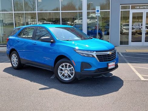 Used 2024 Chevrolet Equinox LS w/ Driver Confidence II Package AWD/4WD image 2