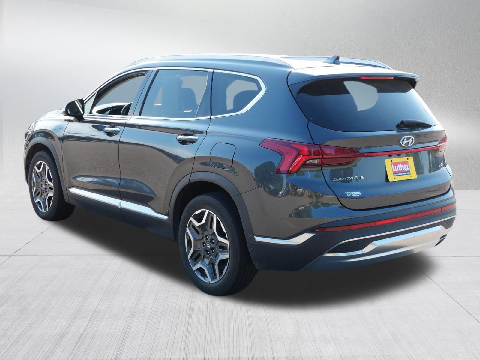 Used 2022 Hyundai Santa Fe Limited FWD image 5