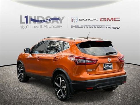 Used 2020 Nissan Rogue Sport SL w/ Premium Package image 4