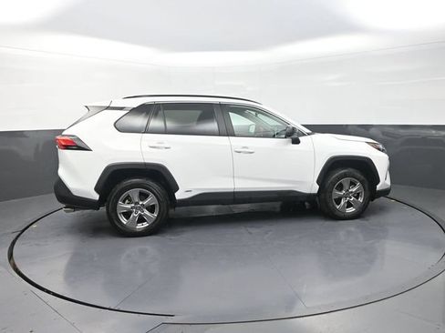 Used 2025 Toyota RAV4 LE AWD/4WD image 9
