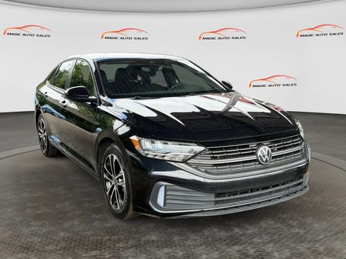 Used 2024 Volkswagen Jetta Sport FWD image 5