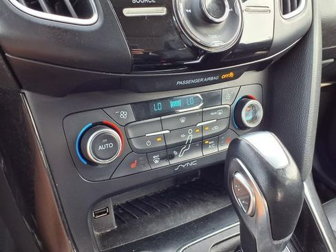 Used 2018 Ford Focus Titanium FWD image 13